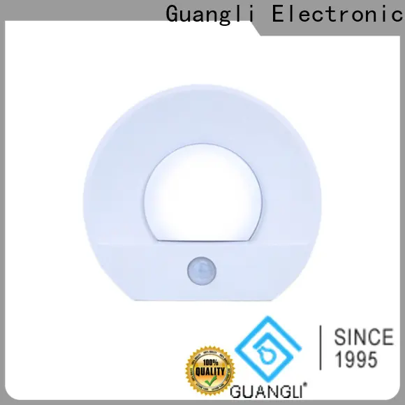 Guangli light plug in night light 1