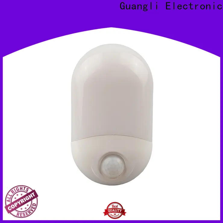 Guangli intelligent plug in night light 1