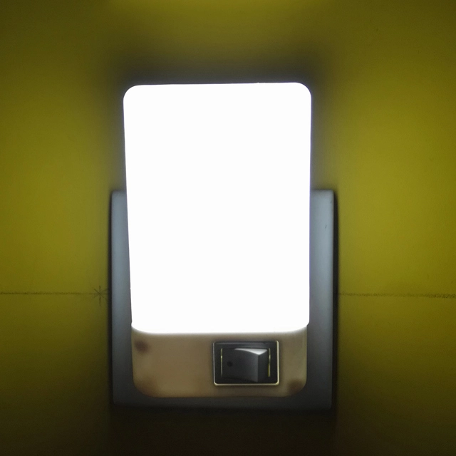 W052110V or 220V rectangle square shape 16 SMD mini switch plug in night light 1