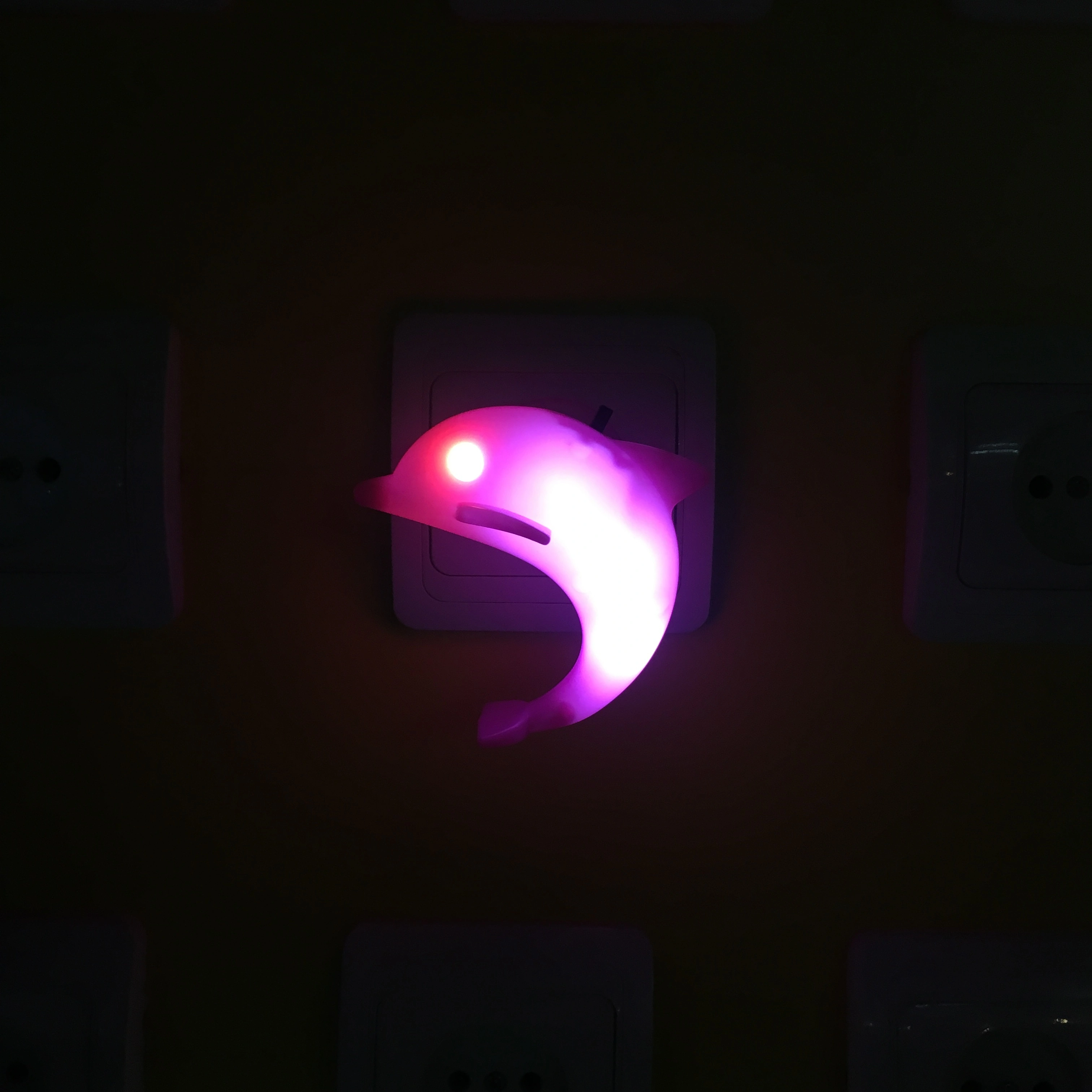 W001 cartoon plug in night light with 0.6W and 110V or 220V D*lphin shape baby LED mini switch 1