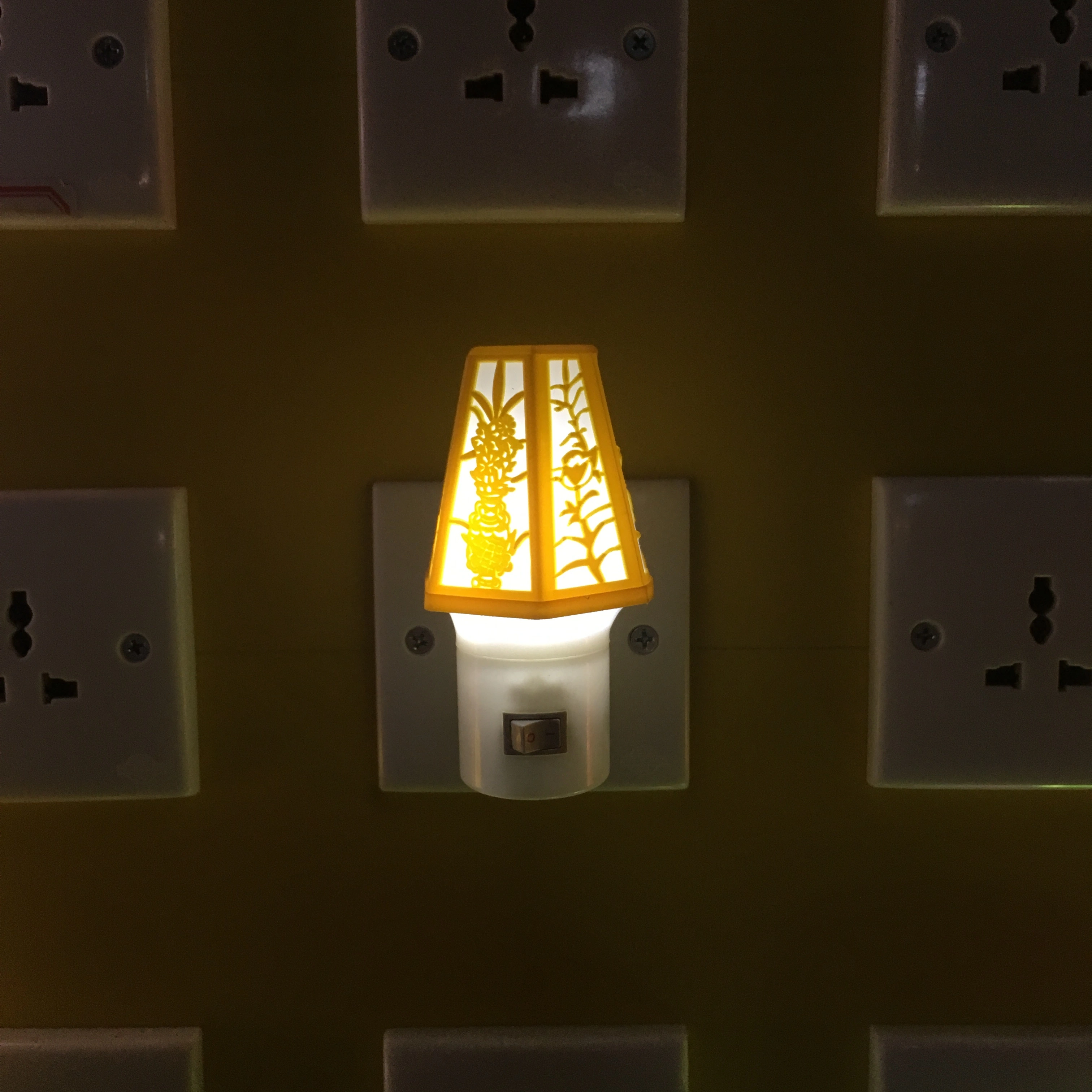 OEM Carved design shape 4SMD mini switch plug in LED night light for decoration W056 1