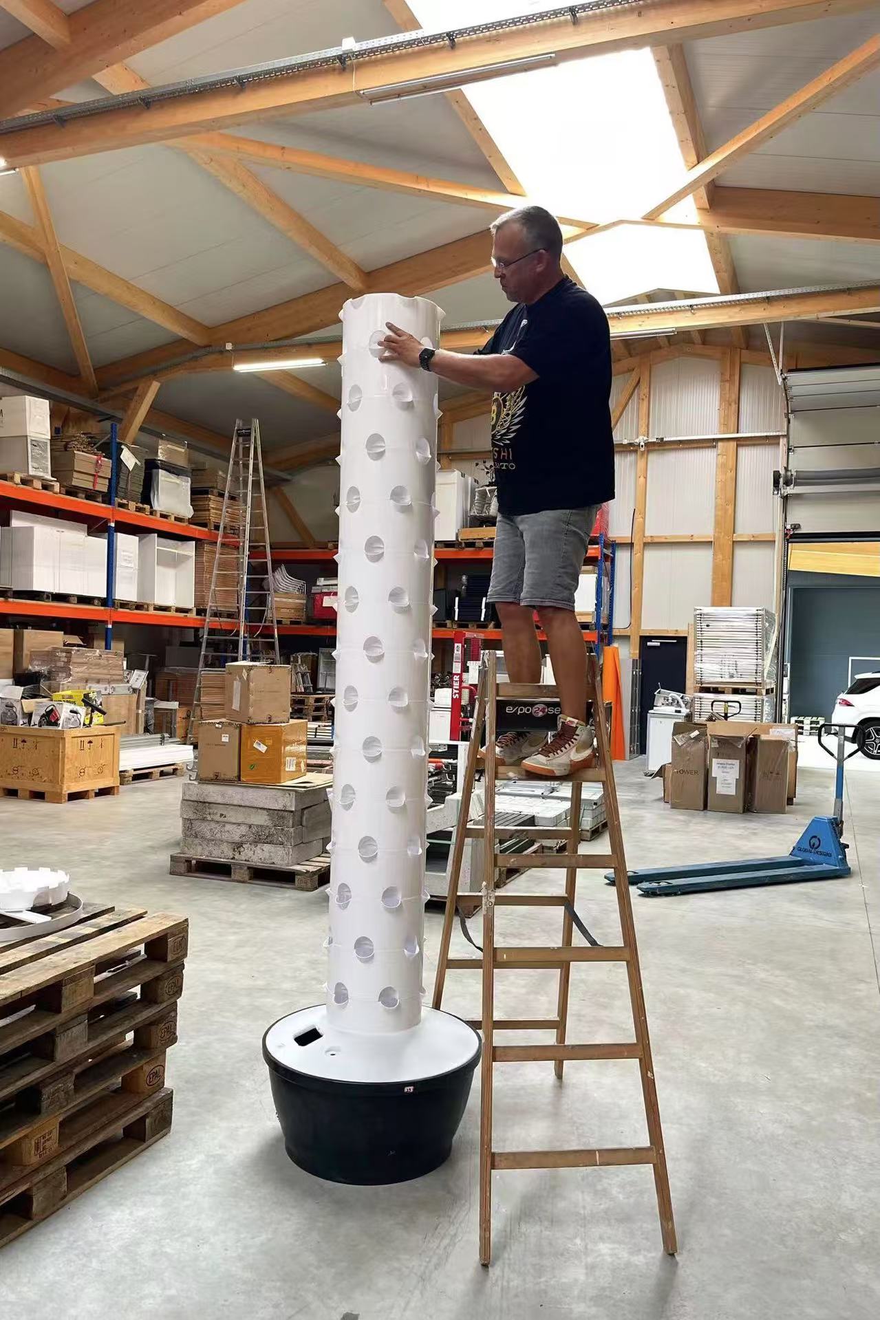 英国屋内水耕栽培タワー農業|ライネ