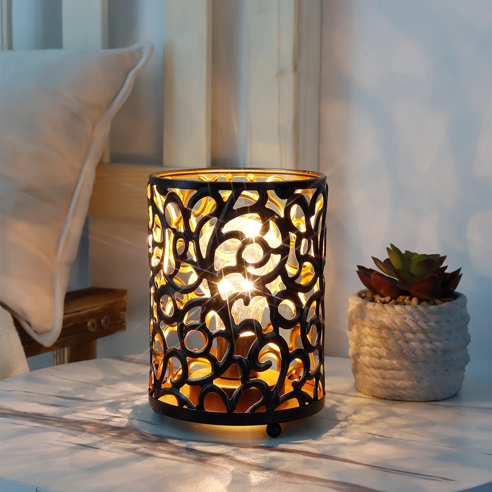 2 개의 금속 기둥 봉헌 캔들 홀더 세트 Tealight 검정색과 금색 내부 배터리 테이블 램프 절단 디자인 장식 조명 1