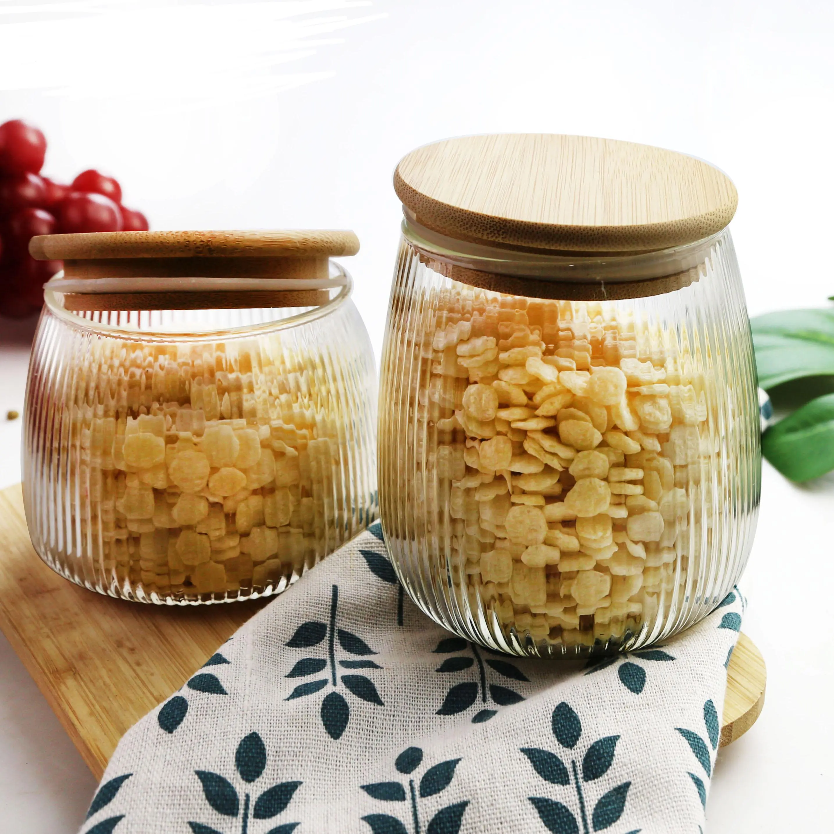 Factory Direct Glass Jar for Food Storage High Borosilicate Glass Storage Jar with Wooden Lid 1