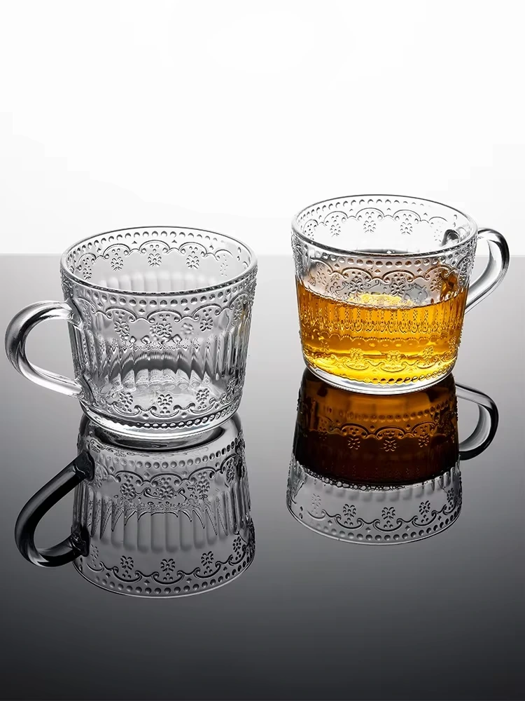 Premium Classical Vantage Embossing Stripes Glass Tea Cup 1