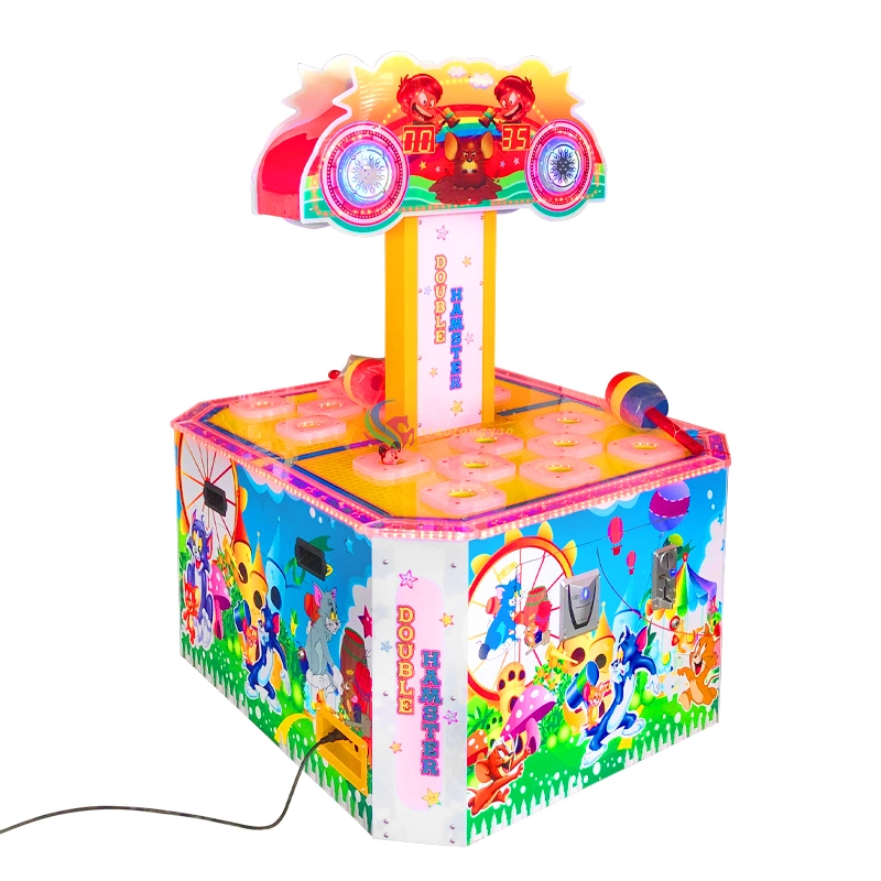 Deux personnes jouent joyeusement à la marmotte. 1