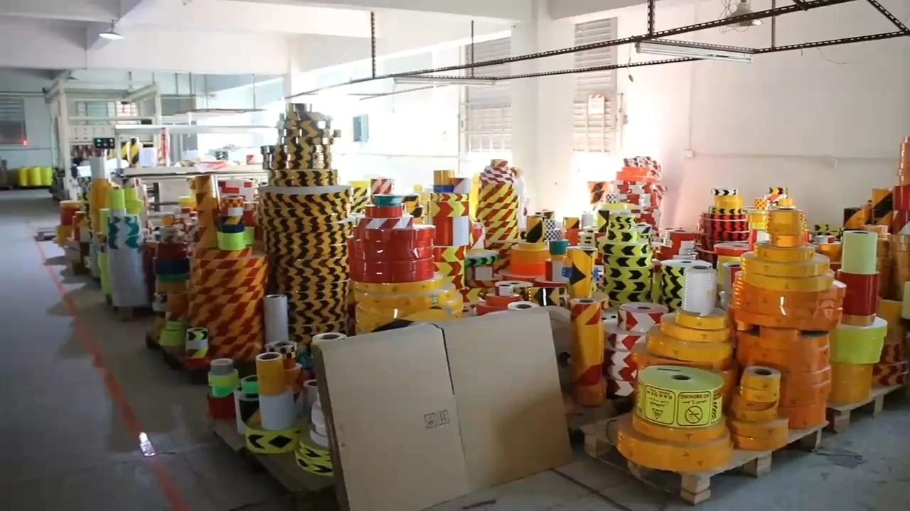 Jerrytape Kırmızı ve sarı çapraz yansıtıcı bant, kırmızı trafik güvenliği gece çarpışma uyarı etiketi çıkartması 1