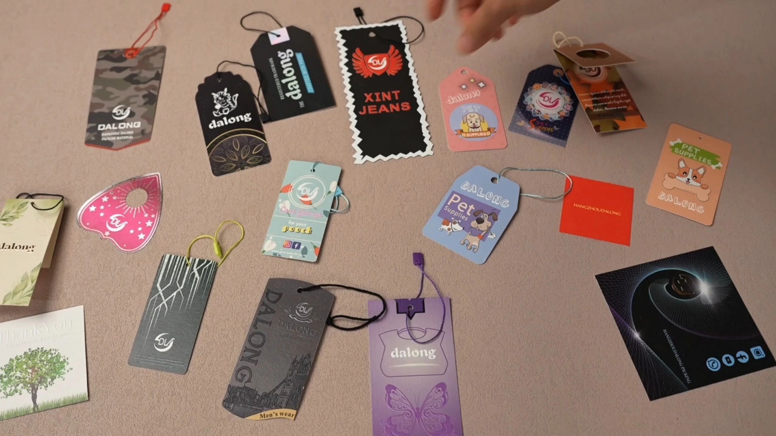 Customized t shirt shoe paper label hard paper kraft paper shipping swing tags thank you labels For clothing 1