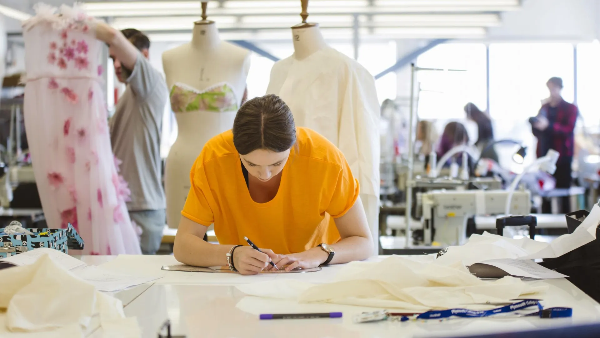 Trusted Custom Clothing Manufacturer: Revolutionize Your Fashion Line 1