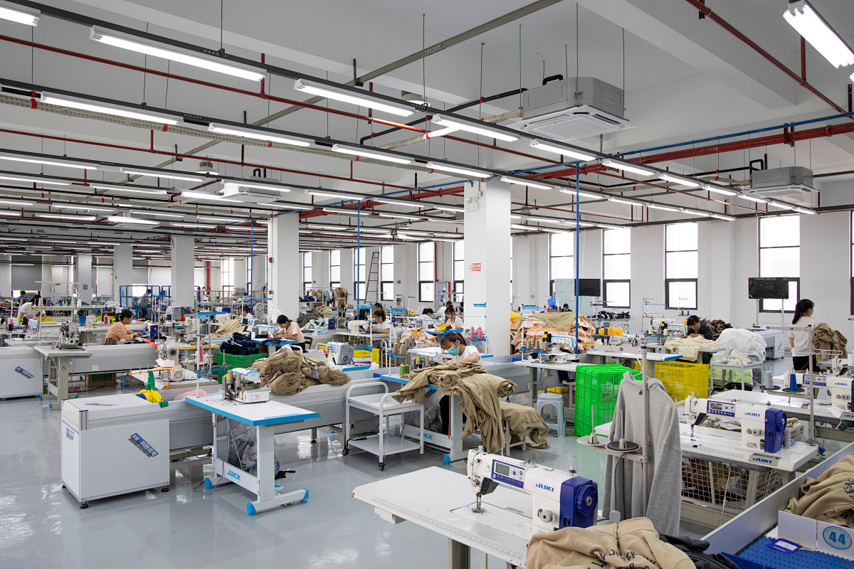 Handling Large-Scale Orders: What Makes a Reliable Garment Manufacturer ...