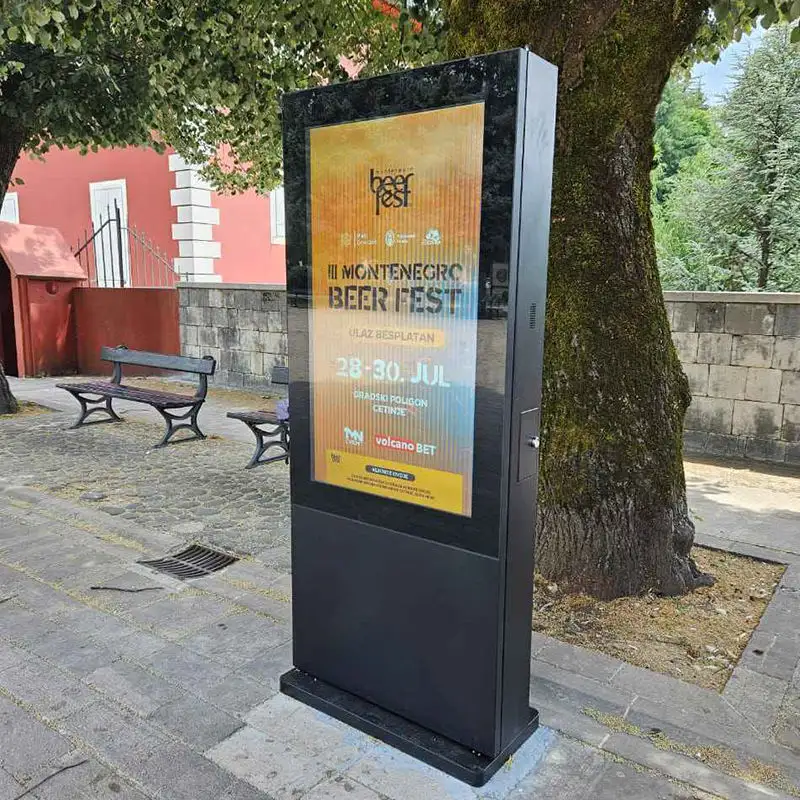 Outdoor Lcd Monitor by Clientop 2