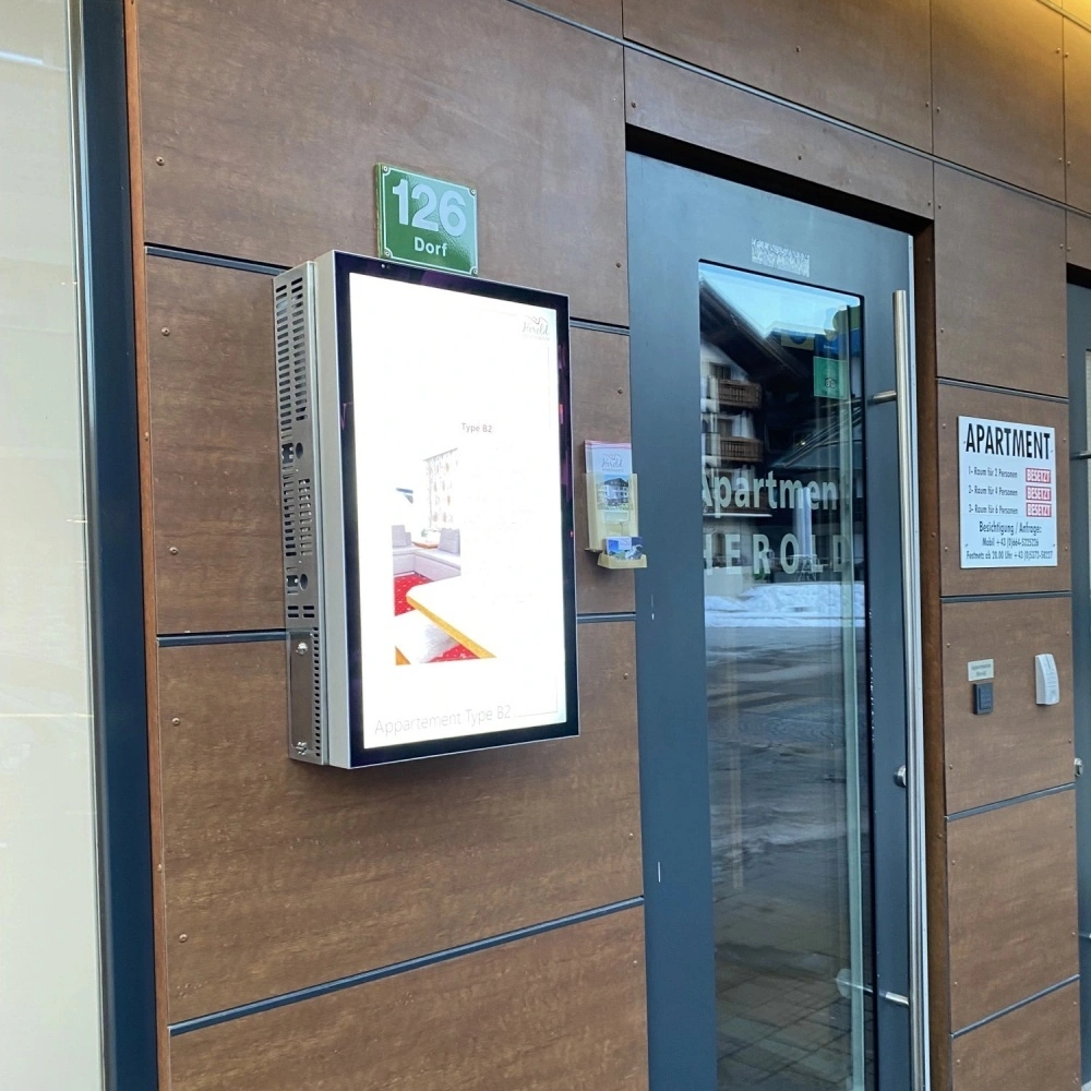43 Inch Outdoor Wall Mounted Lcd Digital Signage Display for Store Hotel 1