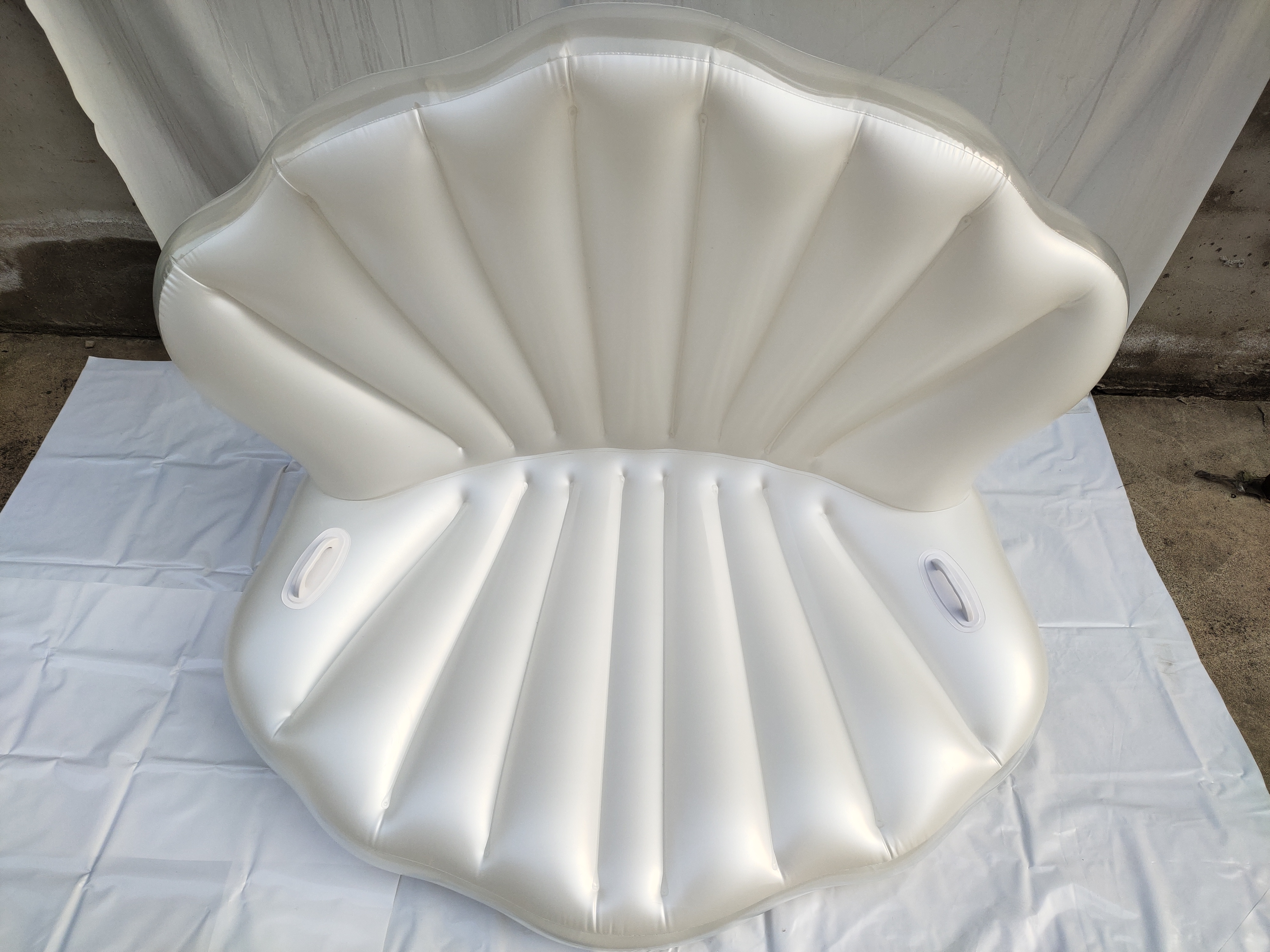 OEM Summer Pool Toys Inflatable shell Float with Ball Air Bed 3