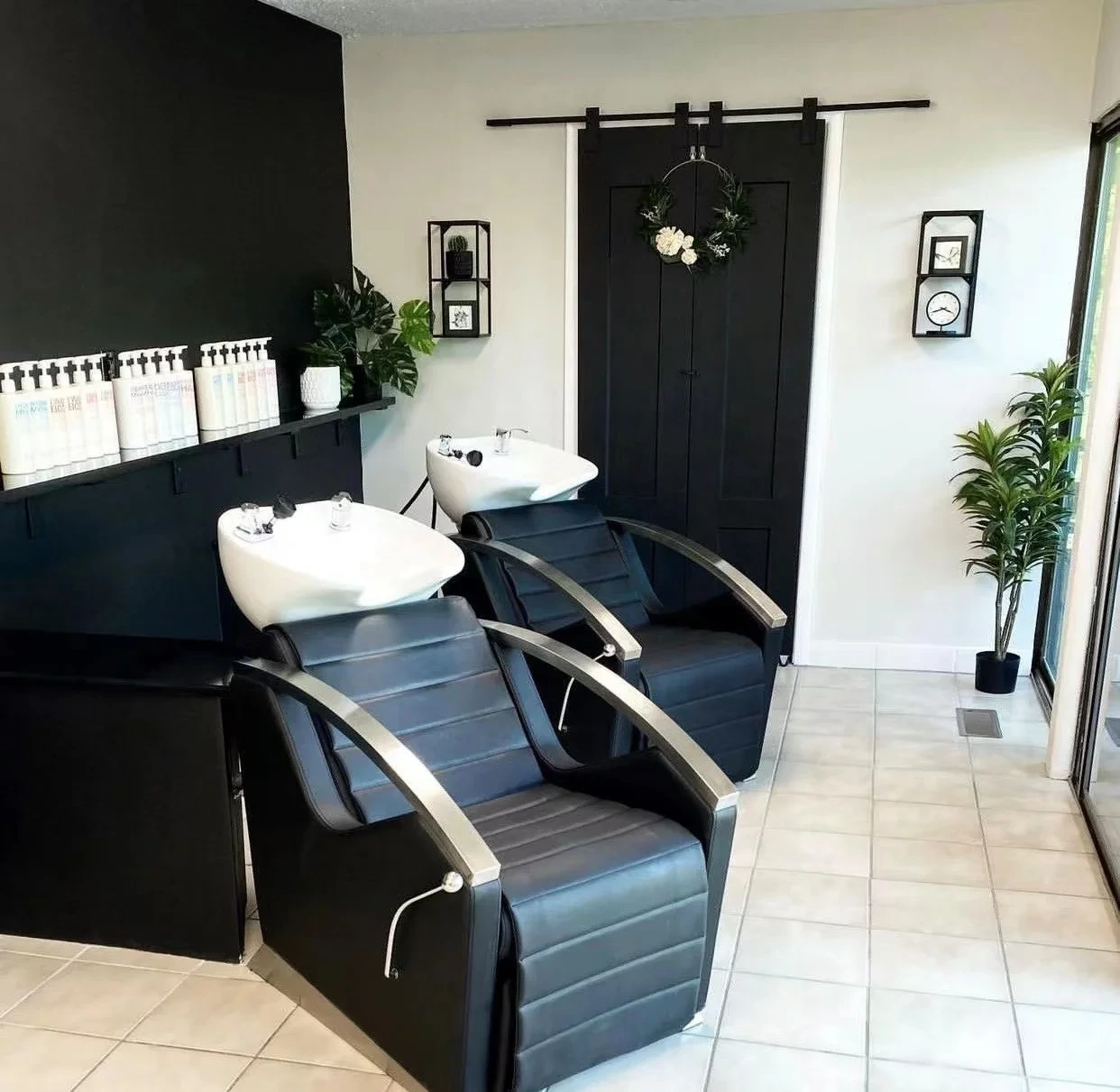 Cama de champú Silla de lavado para peluquería Tazones Fregadero y sillas para salón Fabricante de muebles Estaciones de champú Bora 1