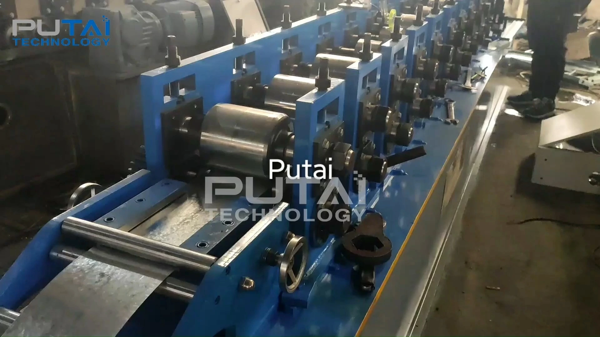 Máquina de formación de rollo al por mayor Channel Furring Channel Omega Roll anterior | Putai 1
