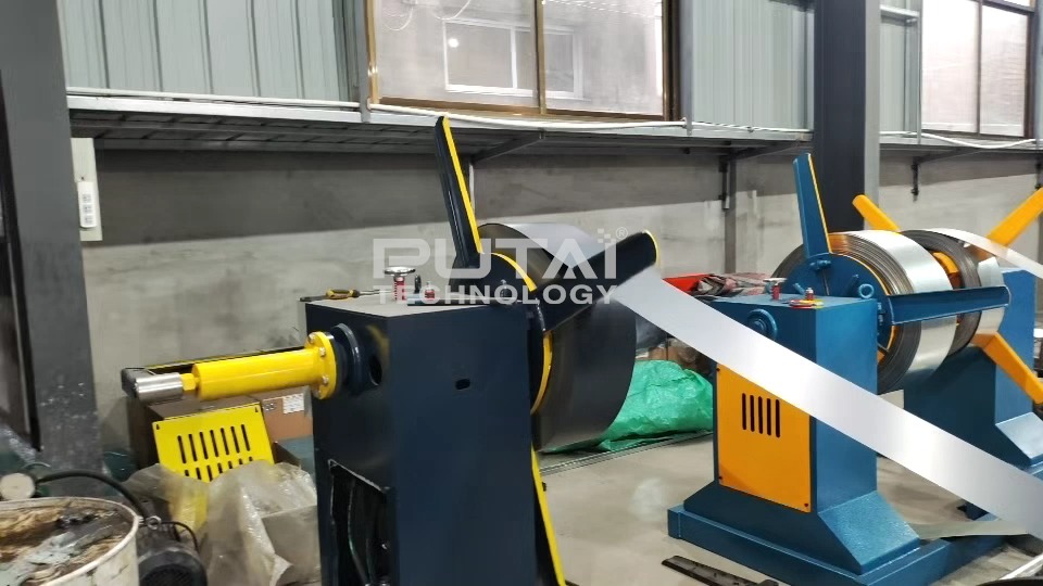 putai metal fencing panel roll forming machine working