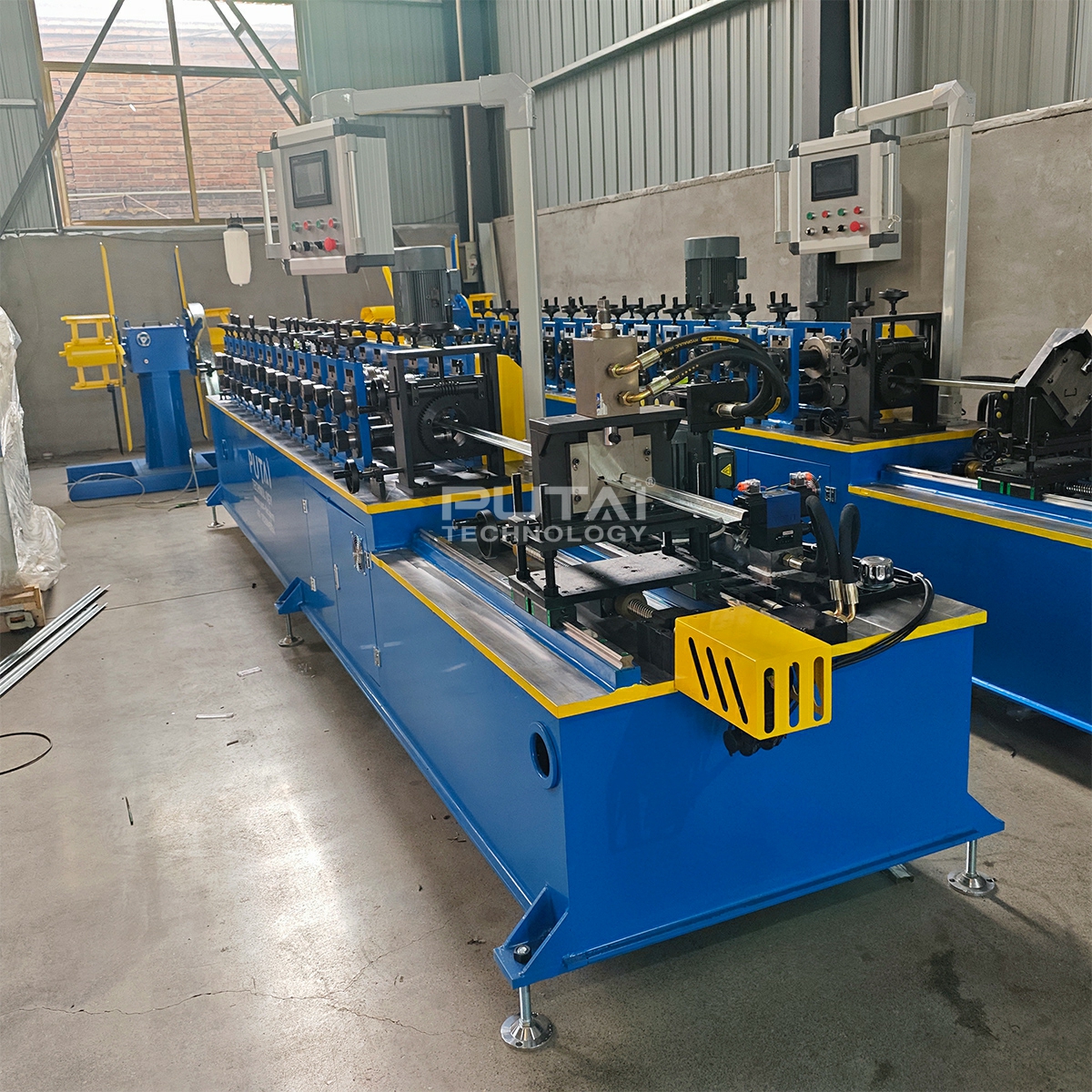 Putai Automatic Drywall Partition Top Hat Shape Making Furring Channel Profile Roll Forming Machine 3