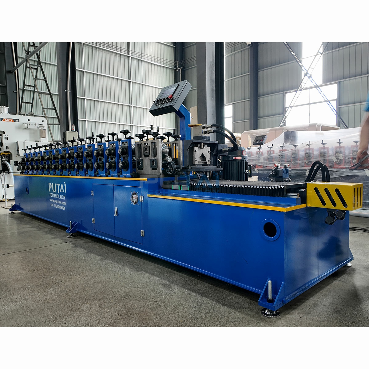 Máquina formadora de perfiles angulares para malla Putai | Línea automática de formación de perfiles de esquina para malla metálica 8