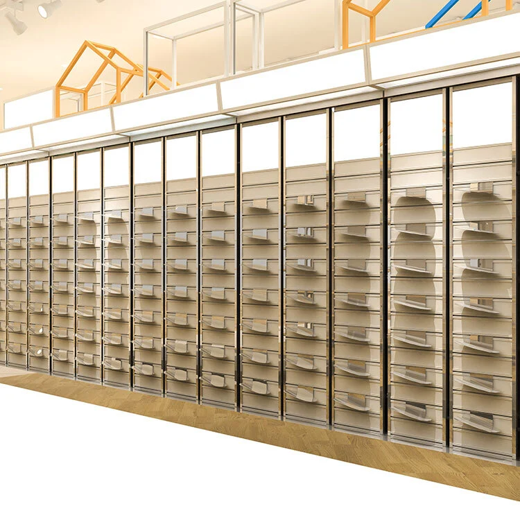 Étagère à chaussures multi-colonnes peu encombrante avec étagères inclinées réglables pour boutiques 1