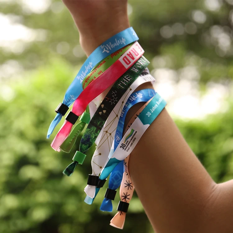 Egendefinert bryllupsfest polyester klut sateng armbånd fest armbånd med gjenbrukbar lås 1