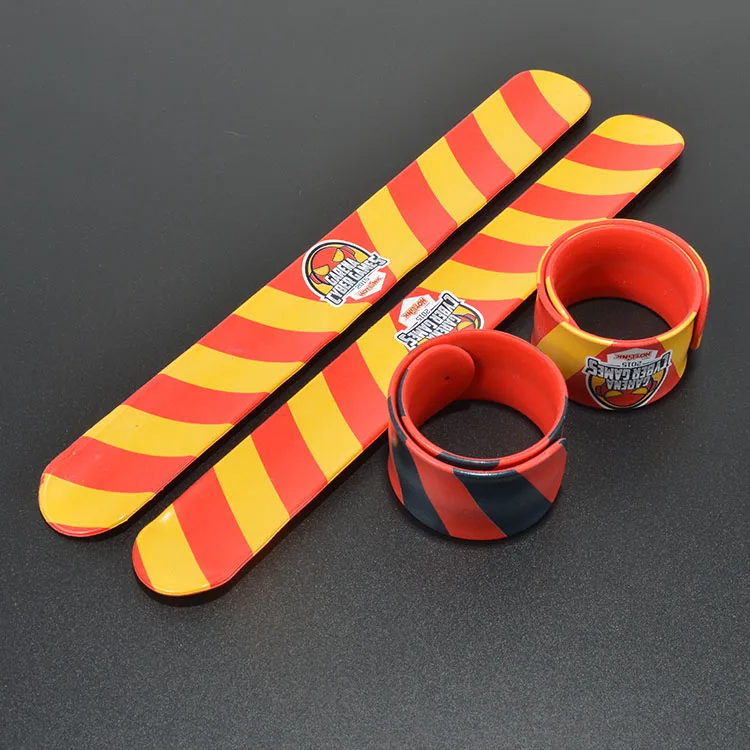 Benutzerdefiniertes Logo-Silikonkautschuk-Schnapparmband für Werbeveranstaltungen 6