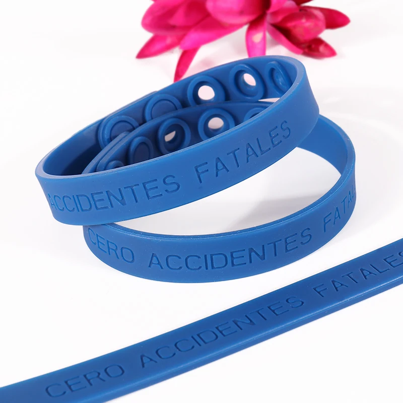 Holywish Verstelbare siliconen polsband Blauwe blanco effen kleur ingeslagen logo Gemakkelijke rubberen polsband met snelsluiting - Verstelbare siliconen polsband met ingeslagen logo 1