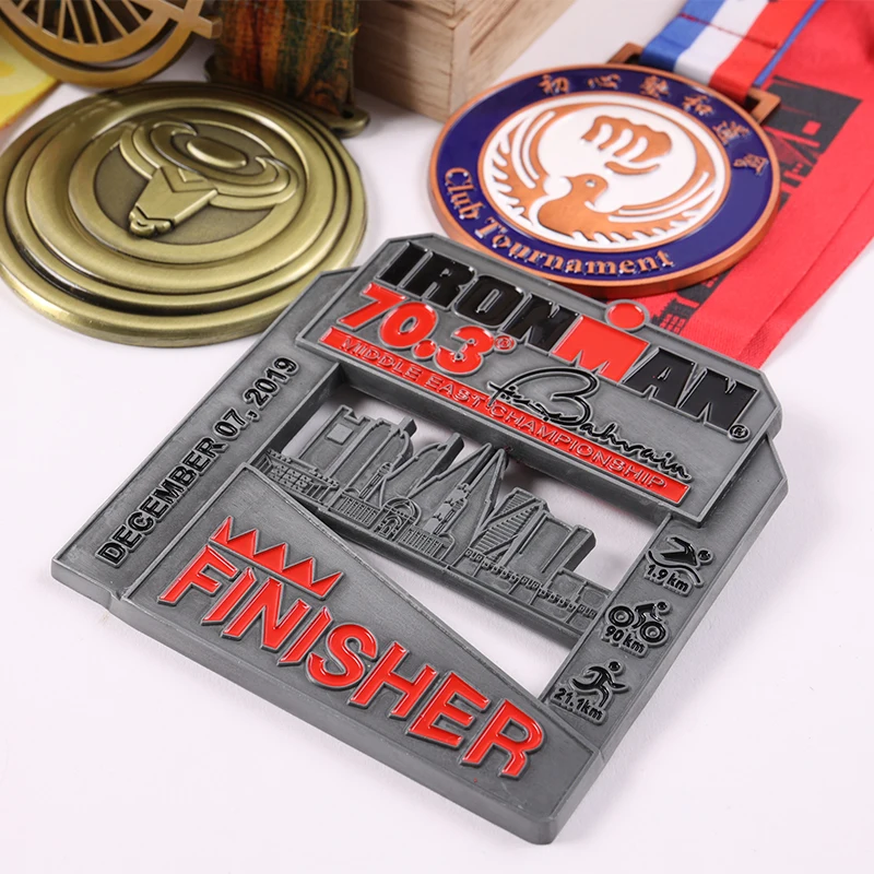 Medal za ukończenie wyścigu na 5 km z niestandardowym logo i wstążką 5
