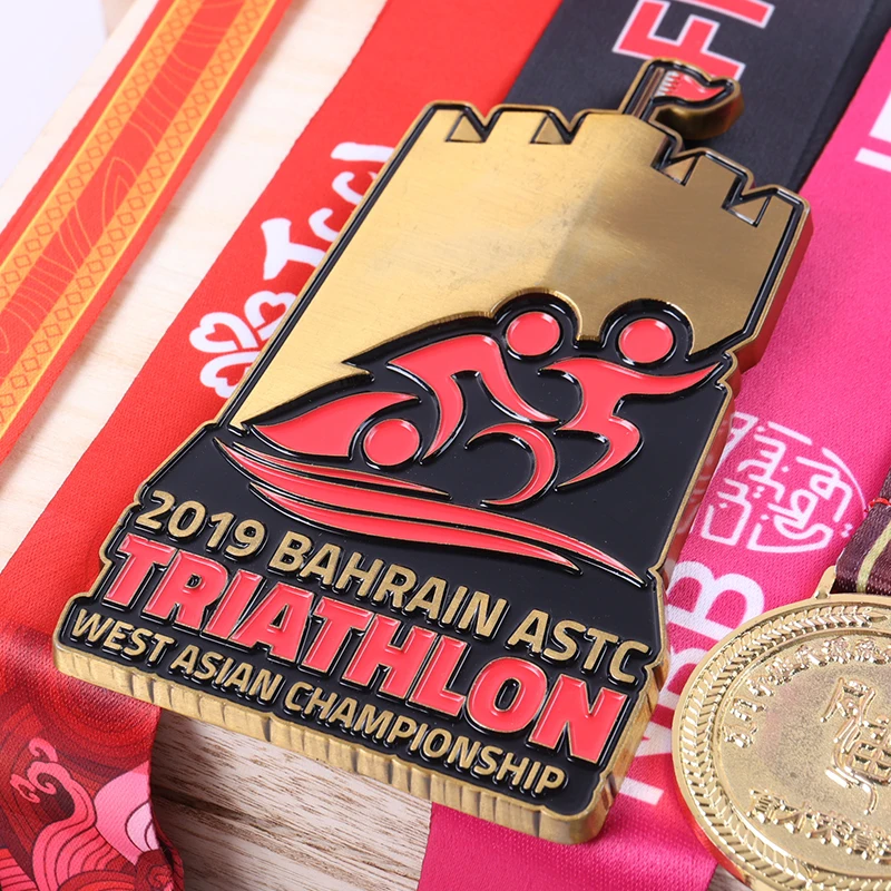 Medal za ukończenie wyścigu na 5 km z niestandardowym logo i wstążką 6