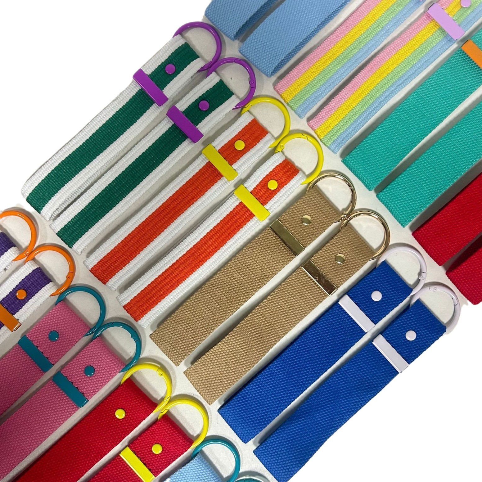 Fabrikspezifisches Polyester-Lanyard in leuchtenden Farben, kurzer Schlüsselanhänger mit Handgelenkschlaufe und Metallring 2
