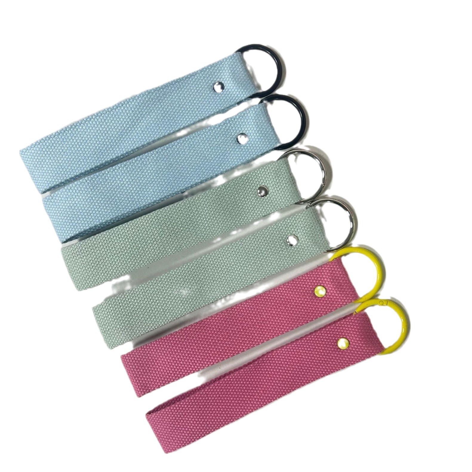 Fabrikspezifisches Polyester-Lanyard in leuchtenden Farben, kurzer Schlüsselanhänger mit Handgelenkschlaufe und Metallring 4