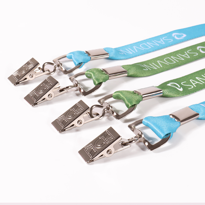 Blue typis polyester lanyards cum metallum clip