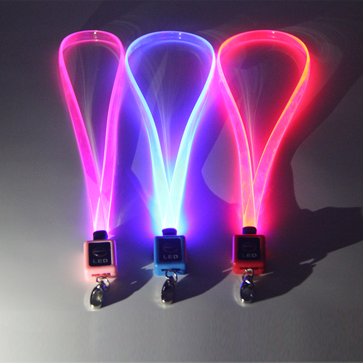 LOVECOLOUR-kaulanauha Valmistajan mukautettu PVC-LED-kaulanauha tapahtumafestivaaliin 1