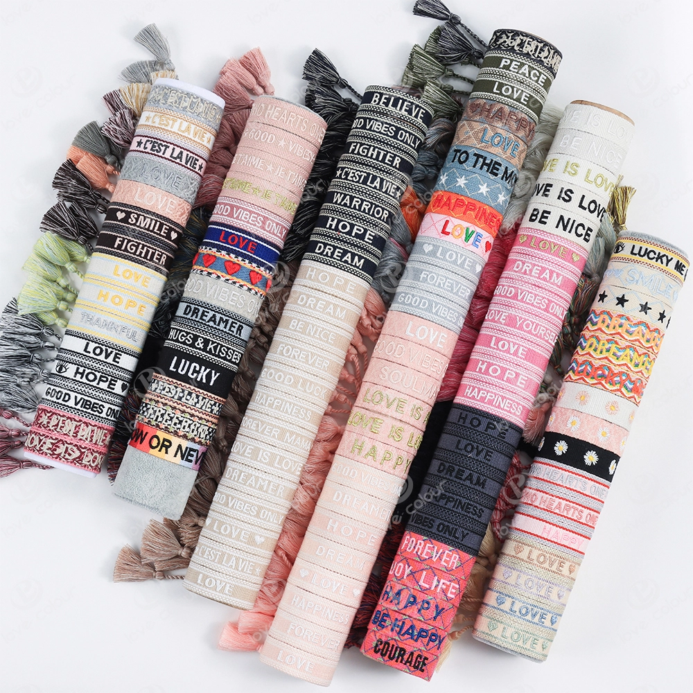 LOVECOLOUR Hersteller von individuell bestickten Armbändern, Quastenarmband, Handarmband mit Logo 1
