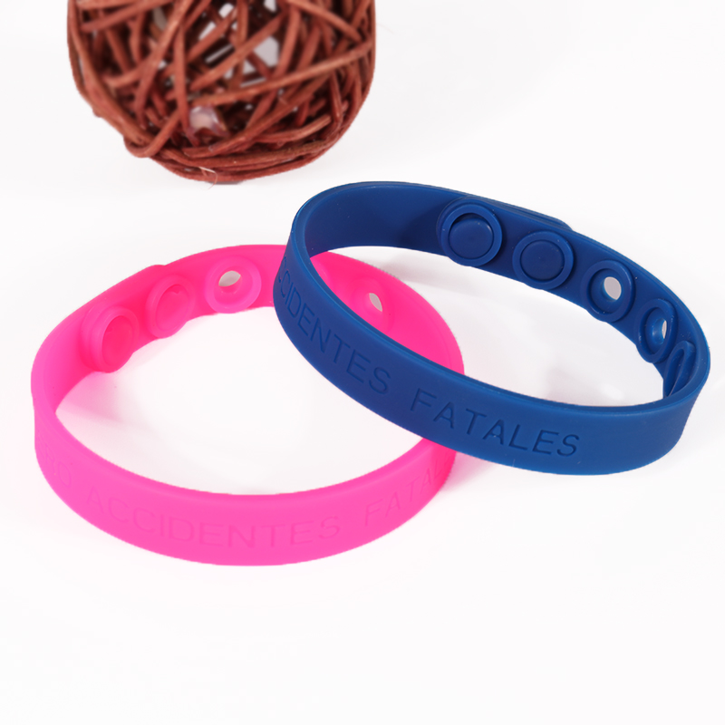 LOVECOLOUR Gelang Tangan Silikon Boleh Laras Kilang dengan Berlubang 3