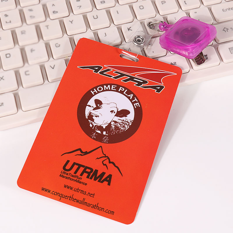Aangepaste PVC-kaartfabriek uit China Evenementbadges Vip Pass-ID-kaart met sleutelkoord 2