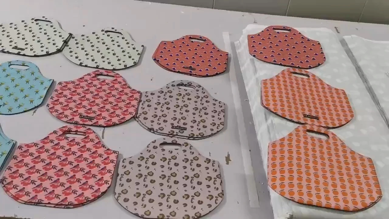 LOVECOLOUR Percetakan Beg Makan Tengahari Rekaan Peribadi Beg Tote Makan Tengahari Neoprena Sublimasi Logo Tersuai 1