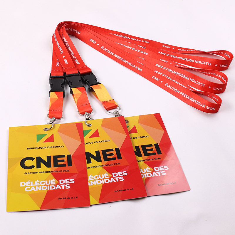 Lanières personnalisées avec cartes PVC et boucles détachables | LOVECOLOUR 3