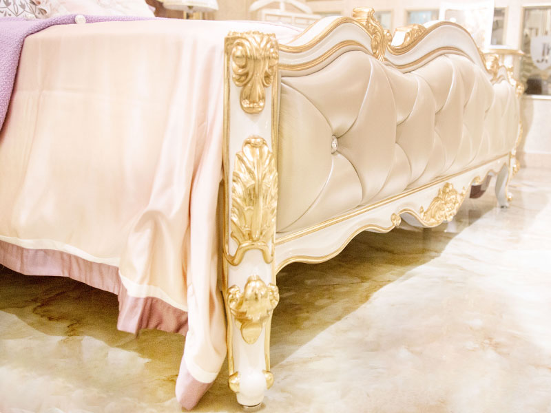 James Bond gorgeous classic king size bed for villa 5