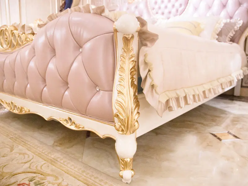 Nội thất phòng ngủ Ý mới đã qua sử dụng màu tím để kinh doanh cho khách sạn 5