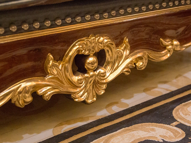 Fabricant d'ensembles de canapés classiques italiens James Bond pour l'église 5