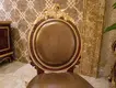 Кампанія Джэймса Бонда з абедзеннымі крэсламі на заказ для вілы 4