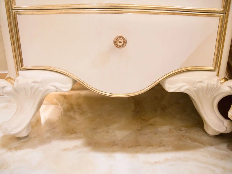 James Bond Mesita de noche clásica con diseños de oro de 14k y madera maciza JP651 (Blanco) 5