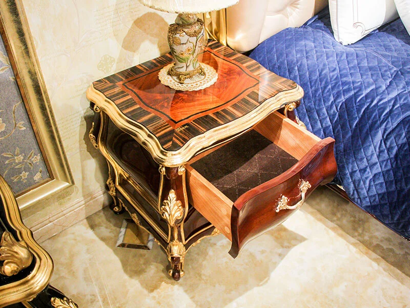 James Bond Los principales fabricantes italianos contemporáneos de muebles de cuero para hoteles. 2