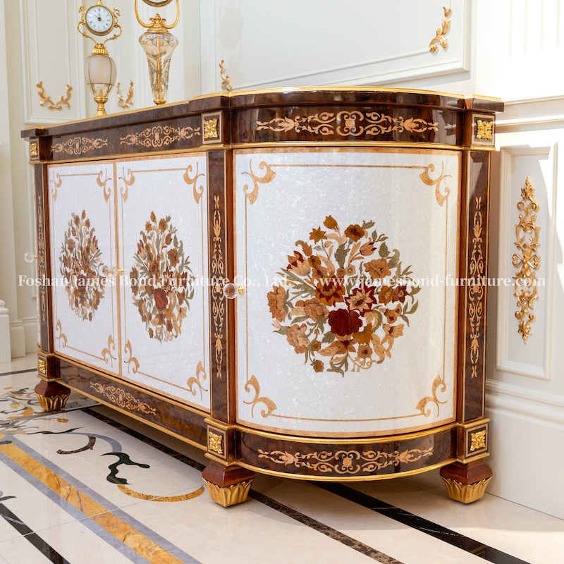 Buffet classique pour la maison de James Bond Furniture 2