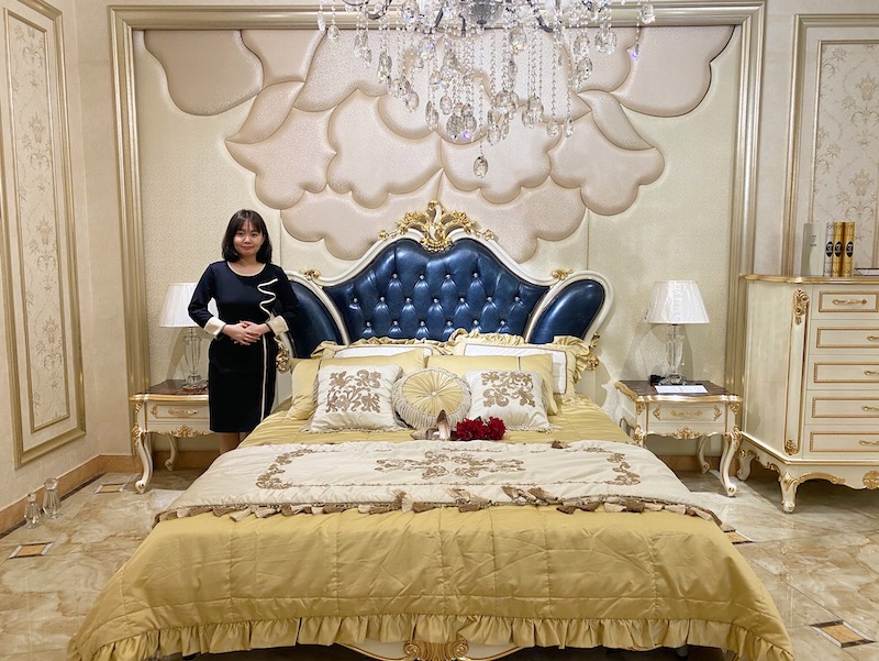 Luxury classic bed JP693 - from James Bond furniture