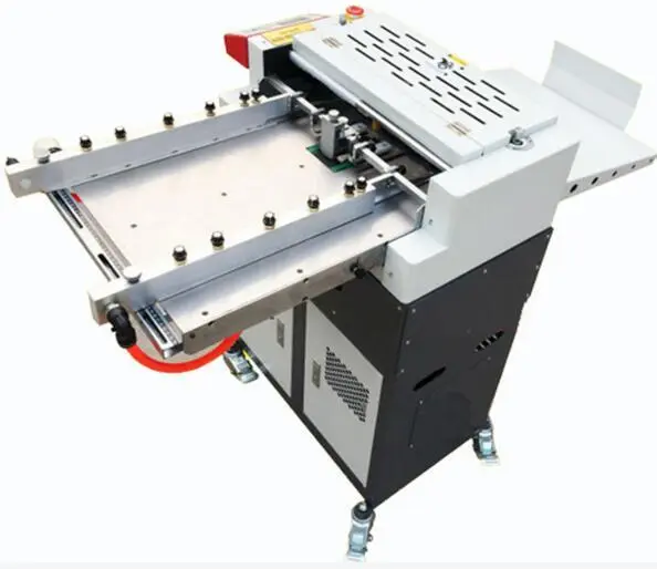 Máquina automática de puntuación y plegado de papel a la venta 1