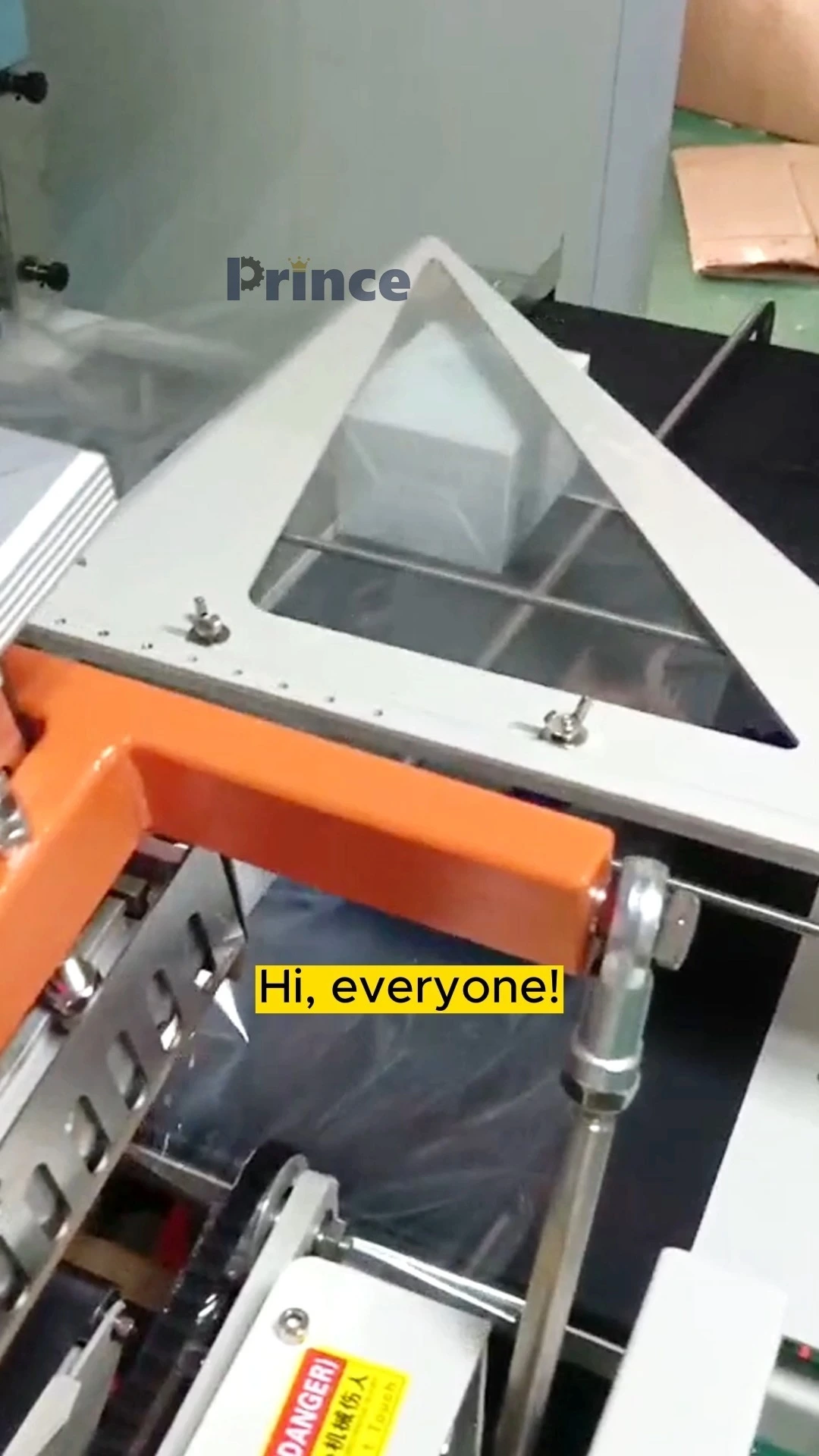 Automatic Boxes Cans Thermal Shrink Wrap Packing Machine Water Bottle PE Film Heat Shrink Tunnel Wrapping Packaging Machine 1