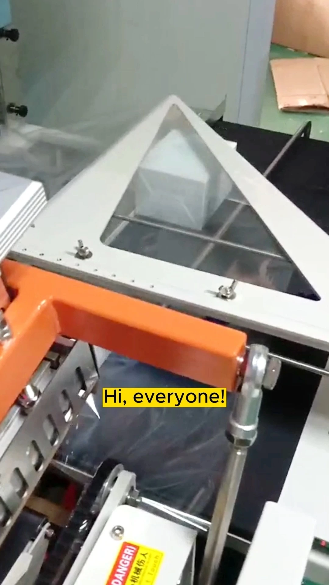 Automatic Boxes Cans Thermal Shrink Wrap Packing Machine Water Bottle PE Film Heat Shrink Tunnel Wrapping Packaging Machine 1