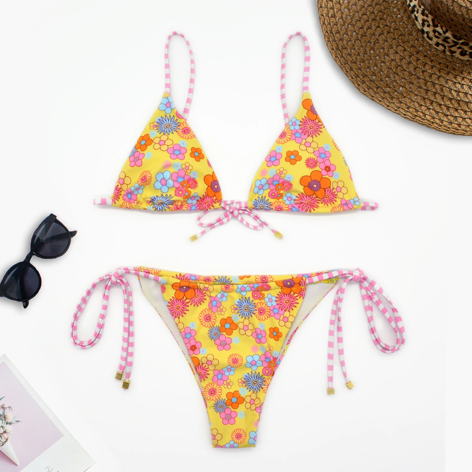 Ensemble de bikini à lacets imprimé floral coloré pour femme 1