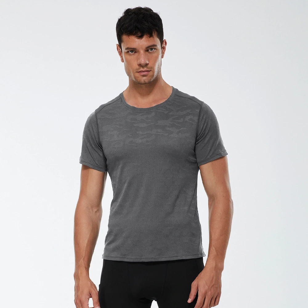 T-shirt d'entraînement à manches courtes et coupe ample en tissu texturé camouflage respirant pour hommes 1